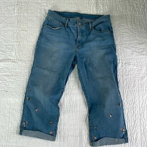 Levi’s - medium light wash stretch capris - floral embroidery- size 18 W